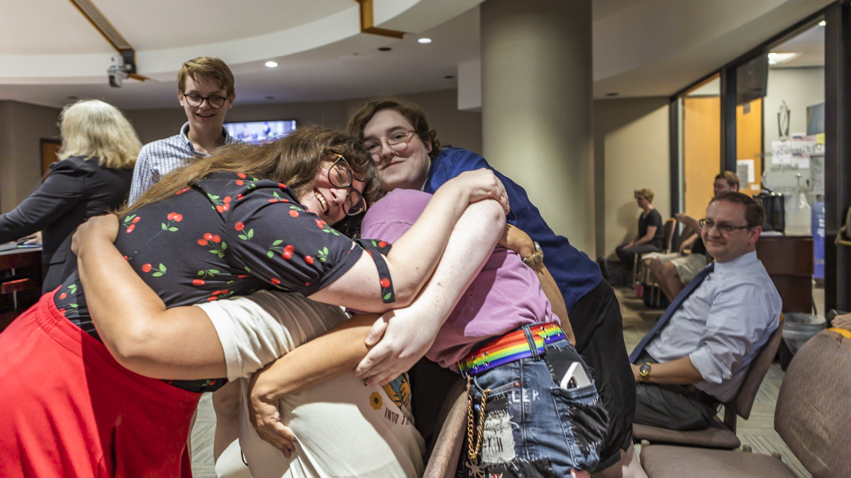 Lawrence City Commission approves safe haven ordinance; it expands protections against anti-trans laws - Vimarsana News