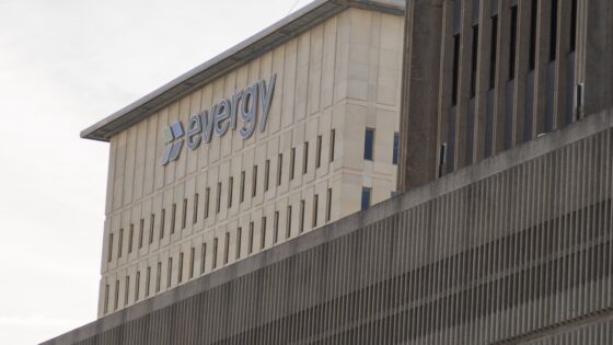 Evergy urges Kansas regulators to be cautious about AI revealing confidential information