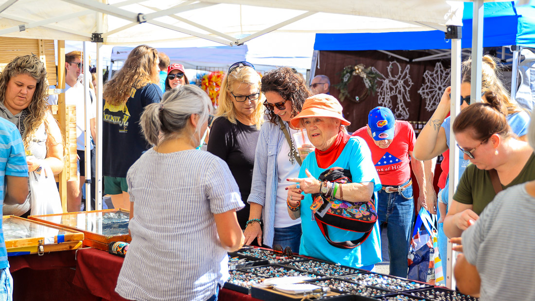 First day of Maple Leaf Festival draws big crowds to Baldwin City The