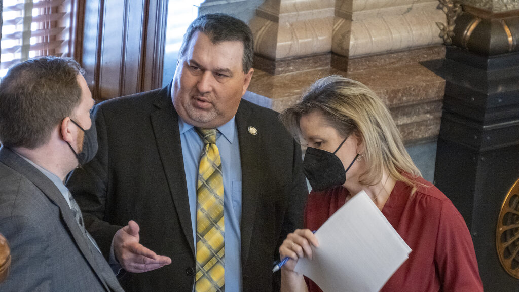 Kansas Senate fails to override governor’s veto of tax cut package ...