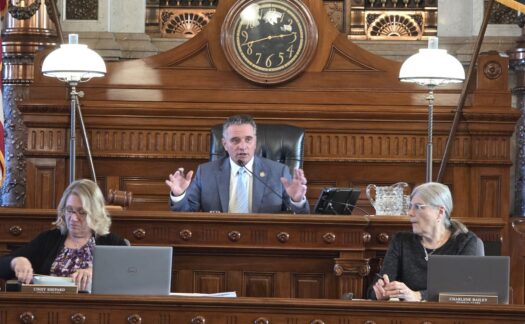 Legislators override veto to create 25-foot ‘safe zone’ around police, emergency personnel