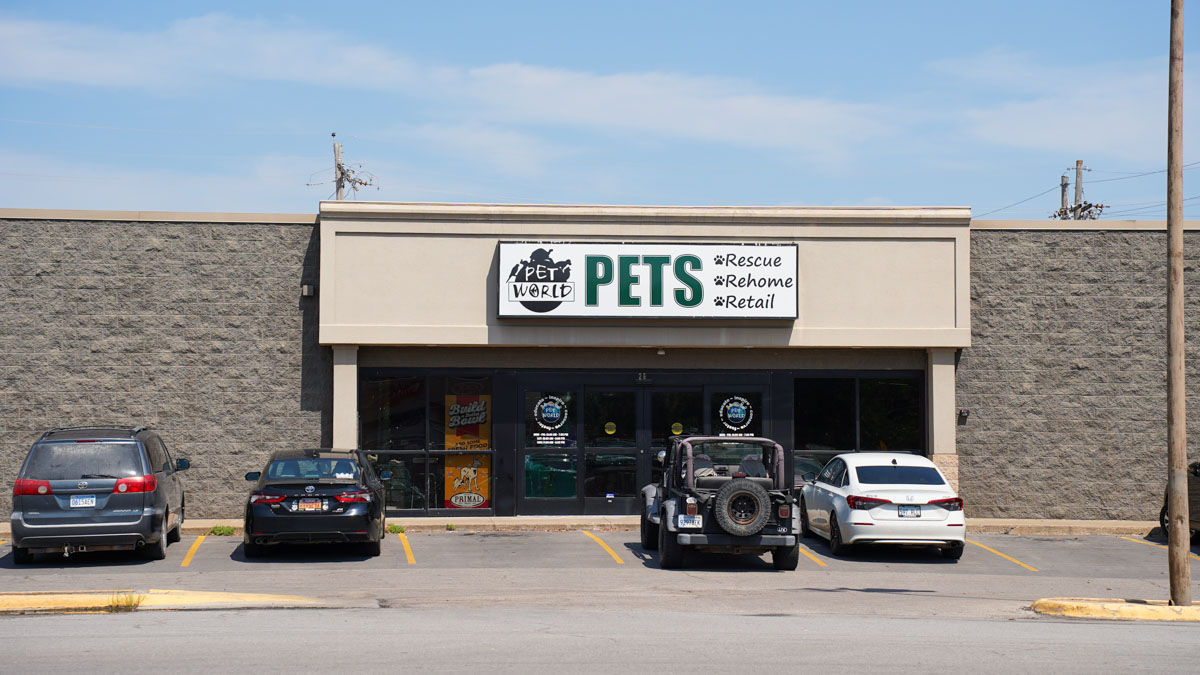 Pet World to close its 23rd and Louisiana location; new warehouse to remain open